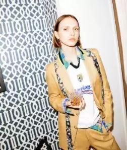 女生伪球迷看世界杯,伪球迷足球女孩