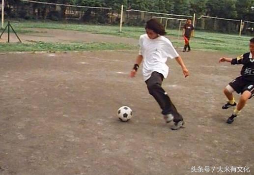 踢球明星鹿晗,明星谁踢球最好