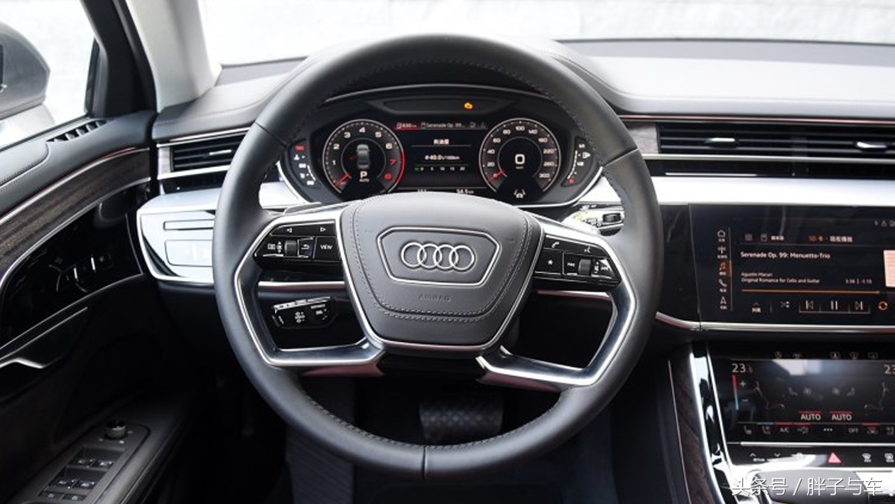 怎样的方向盘手感好,平底方向盘和圆形方向盘哪个好