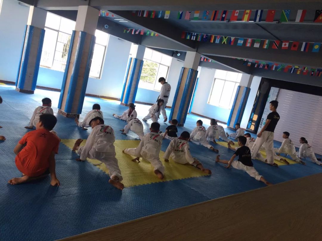 100元抵500元！赶快给孩子抢个名额，这个夏天一起去“踢馆”！