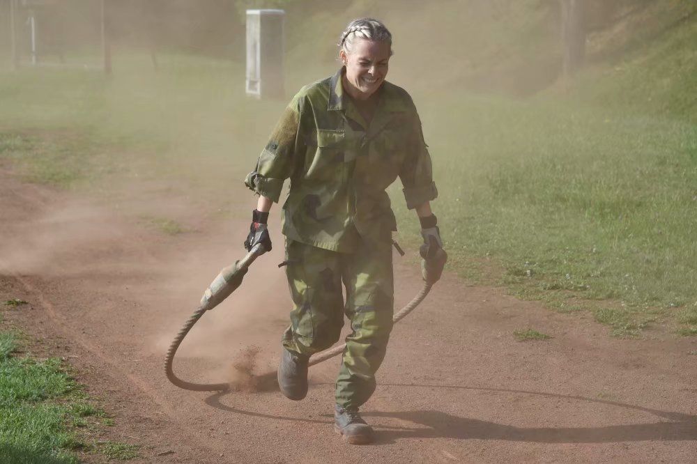 德国豹2vs俄罗斯,瑞典豹2strv122坦克