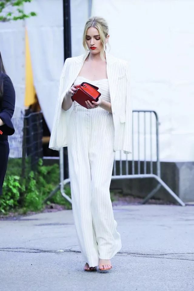 轻装美人,轻妆美人电视剧