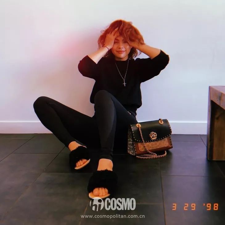 刘雯穿hogan牌子鞋,刘雯穿的小黑鞋运动鞋