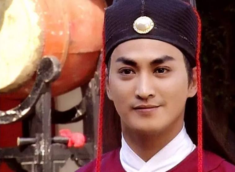 演员展昭个人资料,足球运动员展昭