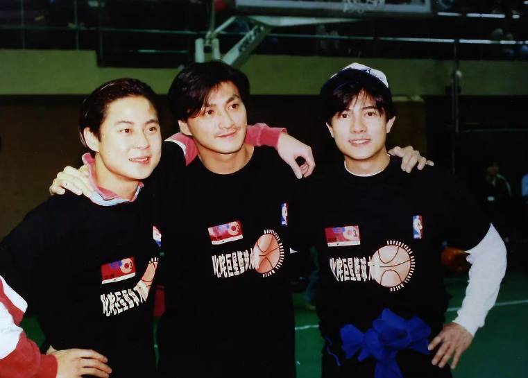 演员展昭个人资料,足球运动员展昭