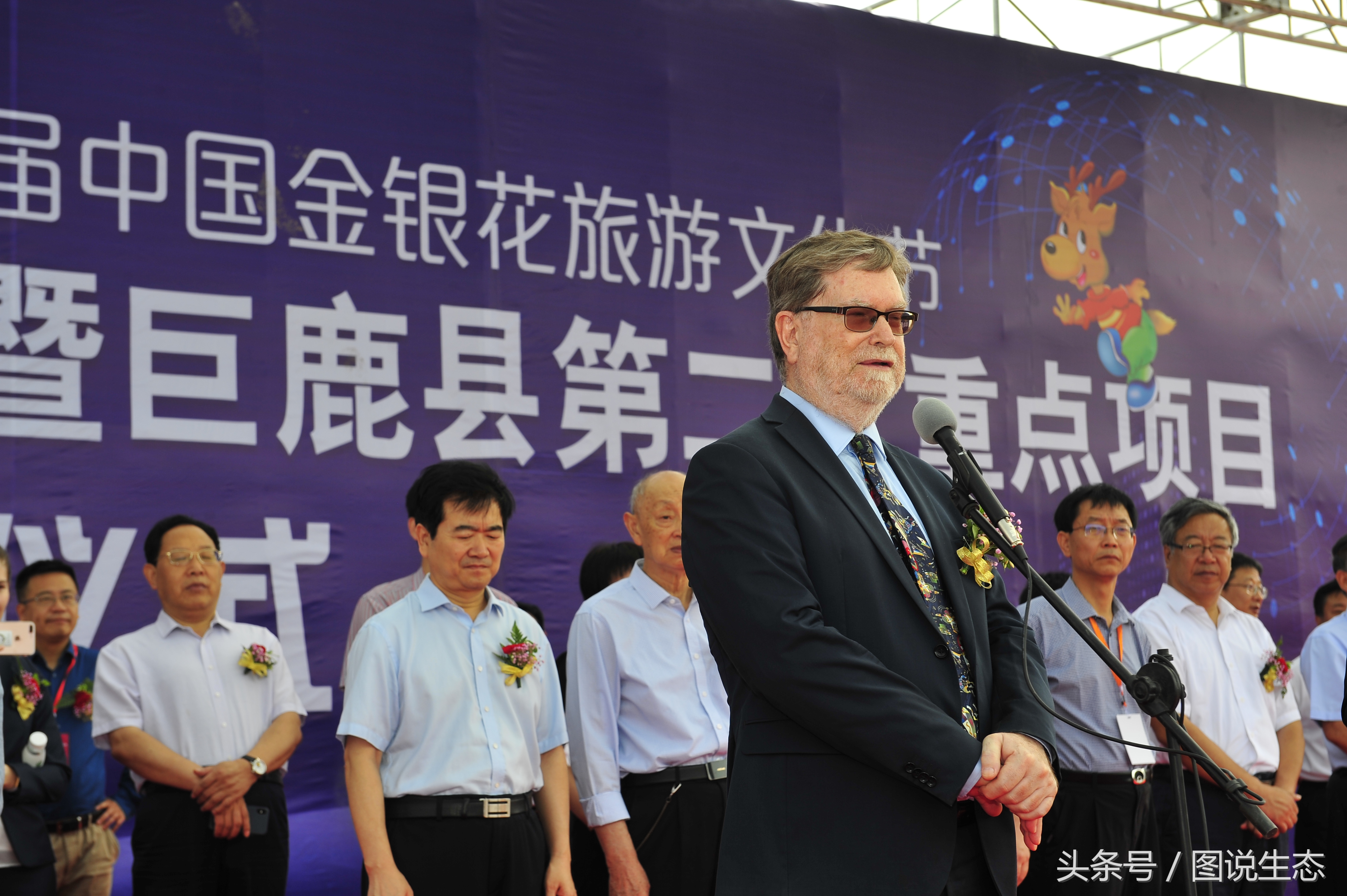 父亲节这天过得真快乐,父亲节的一天视频