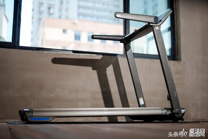 太阳毒辣雾霾猖狂亿健睿致X5跑步机才是室内锻炼好帮手