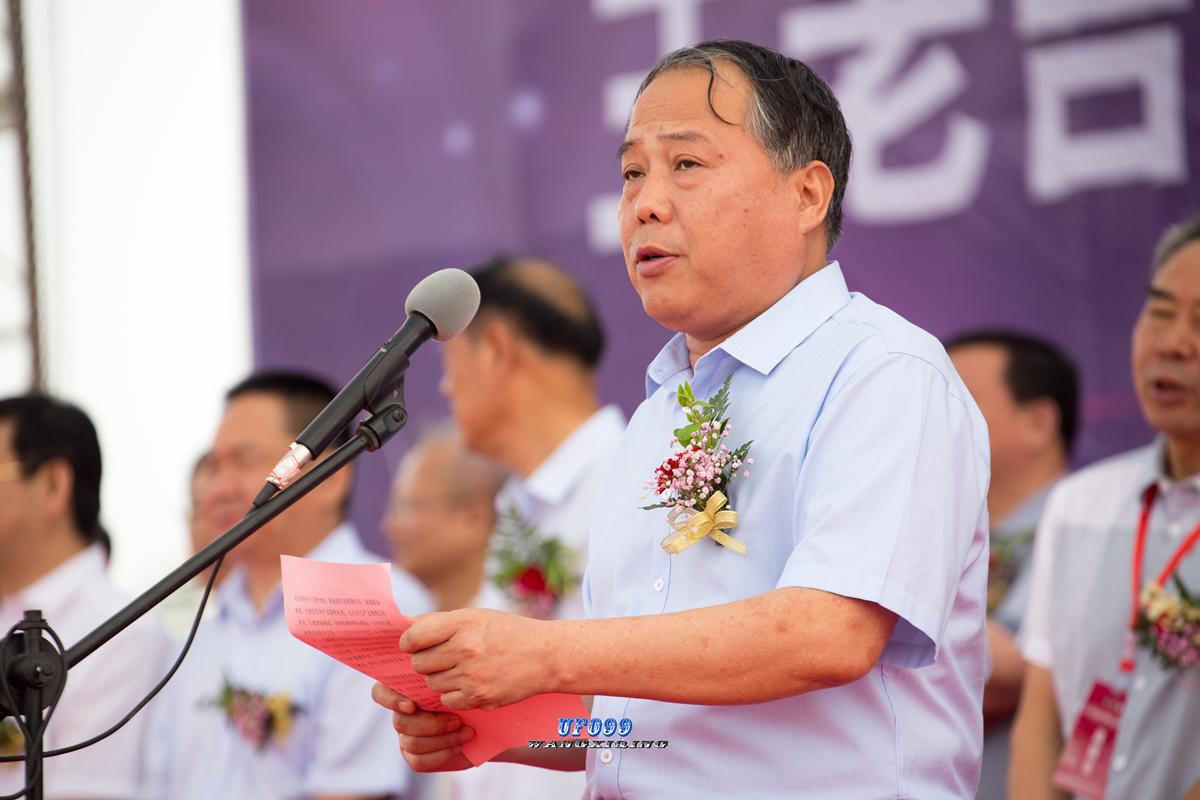 好厉害的大巨鹿一串红杏就过成了大年