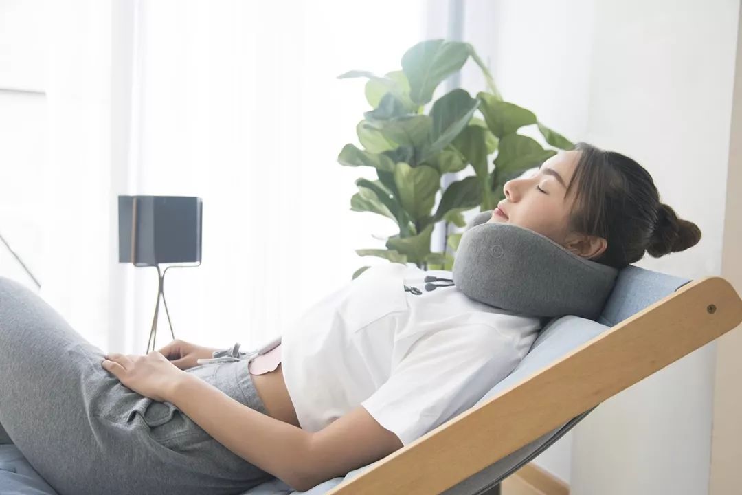 一款让颈椎爱上睡眠的按摩枕,最好用的旅行颈椎枕头