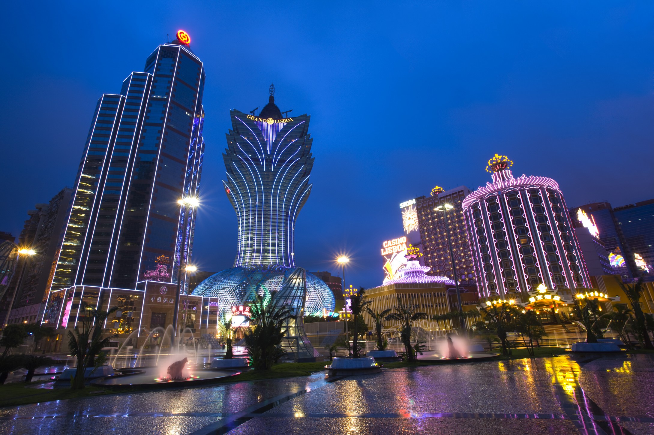 *场赌**里比亲爹亲妈还“关心”你的人——“叠码仔”