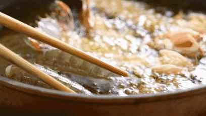 厨房小白也能做的吮指椒盐皮皮虾,椒盐皮皮虾怎么才能炸得酥脆