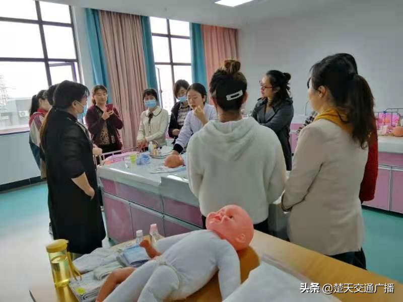 解康护产业燃眉急培养老育幼主力军三峡职院启动“湖北护工”养老护理员、育婴员首期培训