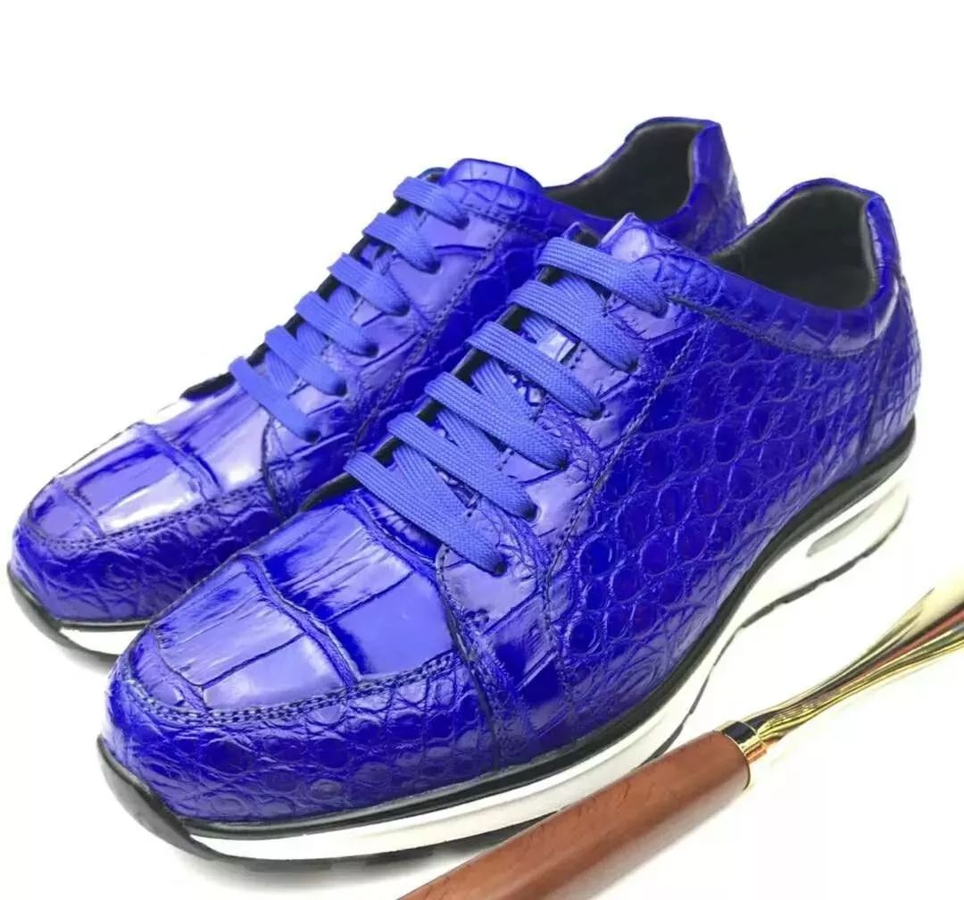 鳄鱼皮鞋子好还是牛皮好,鳄鱼皮的皮鞋优点和缺点