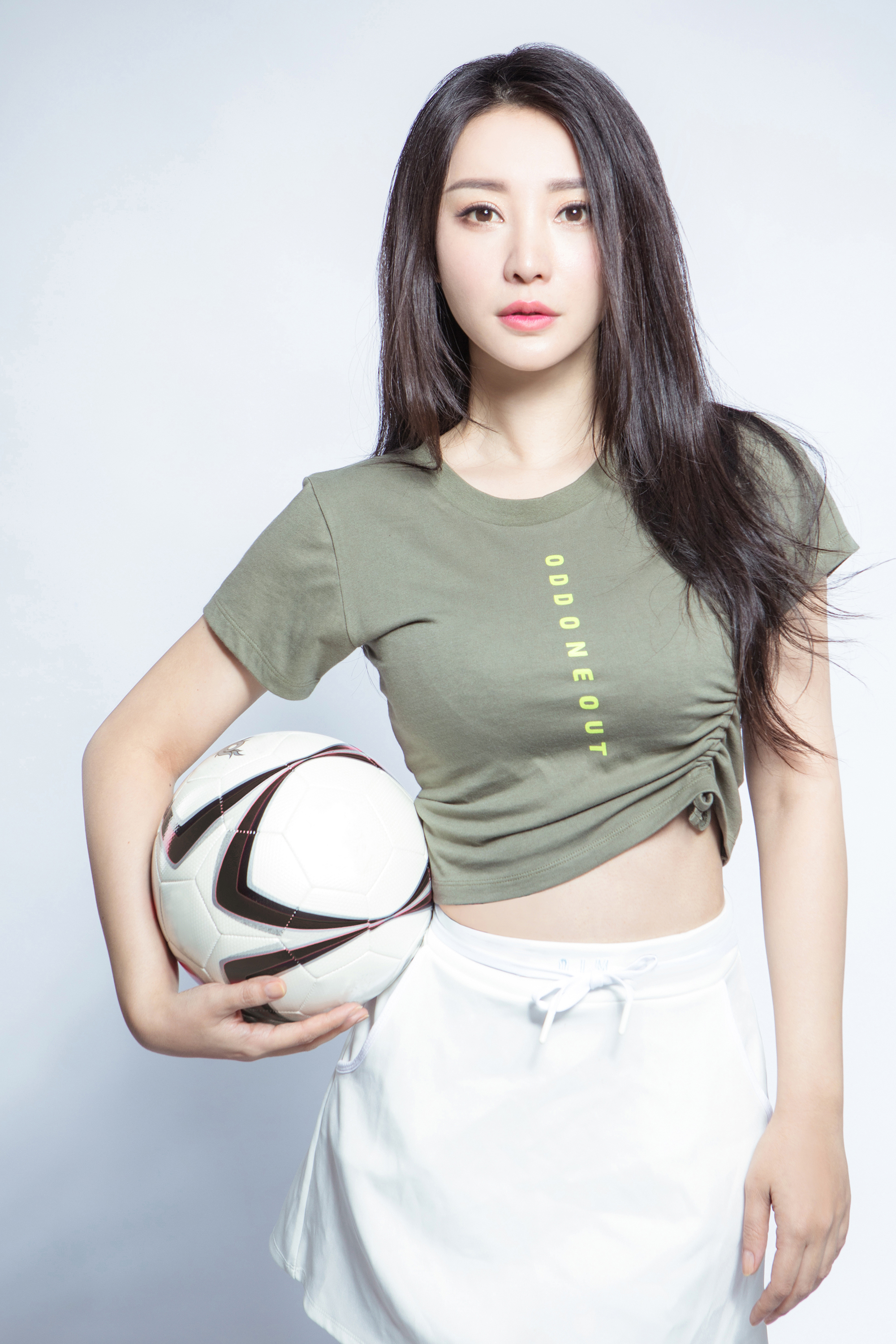 柳岩露脐装拳击,柳岩穿露脐装秀小蛮腰