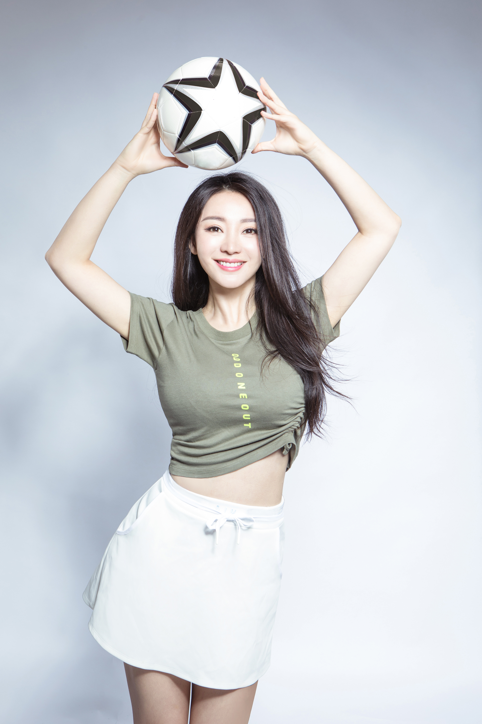 柳岩露脐装拳击,柳岩穿露脐装秀小蛮腰