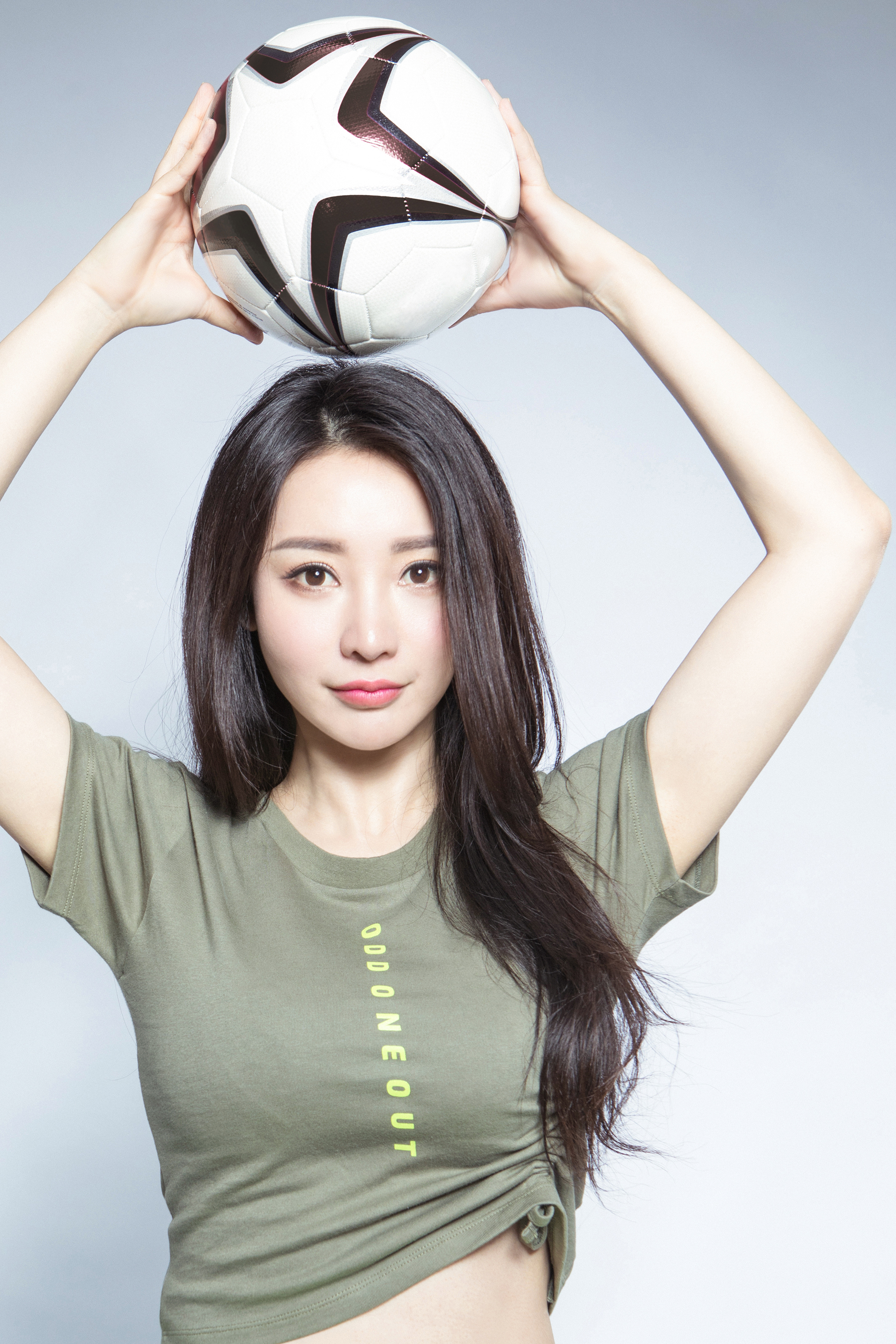 柳岩露脐装拳击,柳岩穿露脐装秀小蛮腰