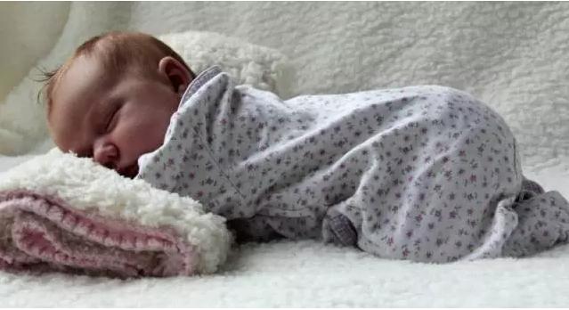 孩子发烧觉得冷应该捂汗还是散热,孩子发烧冷得发抖可以物理降温吗