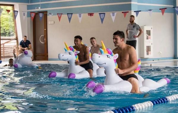 今日趣图曼城皇马,今日趣图完整版