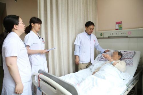 她为扬州市妇幼保健院点赞，一台手术解除多年难言之隐！