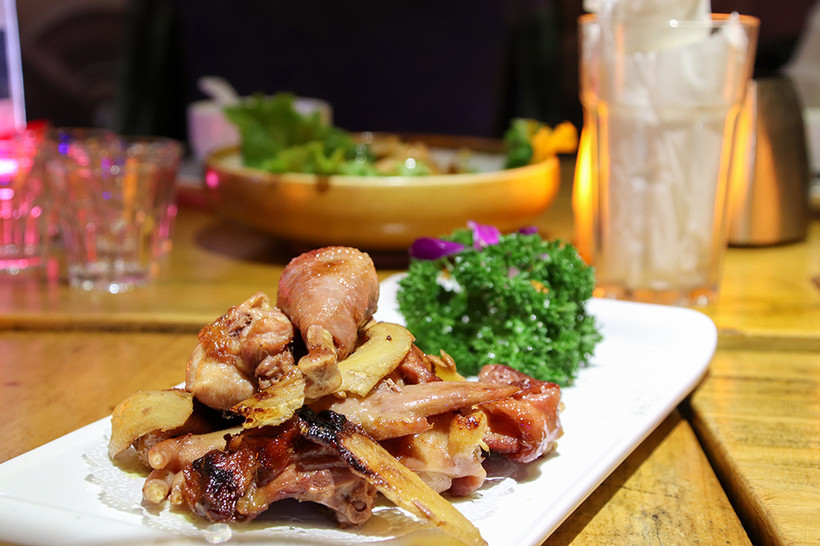 赏着足球运动员的翘臀，吃着厦门超大大大大的海鲜大咖