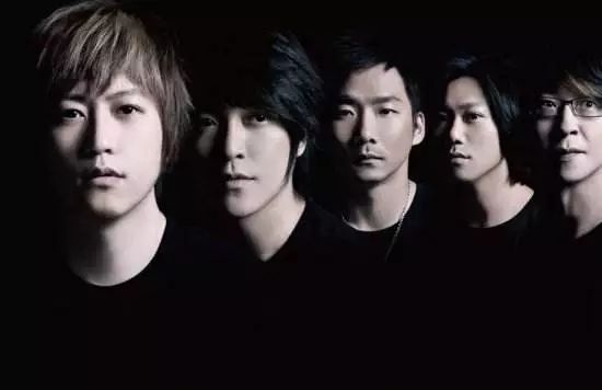 云南18岁女孩车祸死亡司机跑了,云南车祸20岁女孩当场死亡