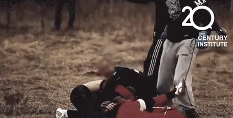 俄罗斯暴打英国足球流氓,俄罗斯足球怎么这么强