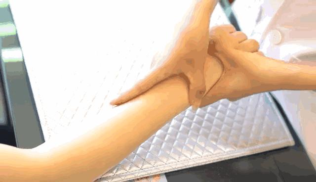 天津小白楼的神店！脱毛后瞬间白2度，原来女神夏天都……