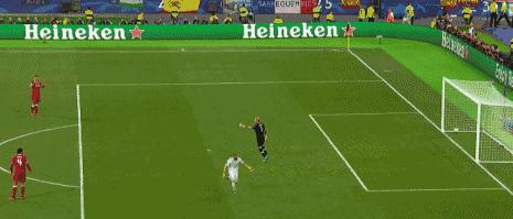 别人在踢世界杯,中国男足在忙什么?