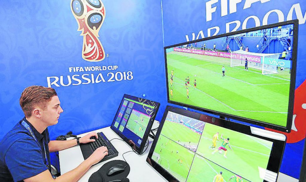 var改判点球世界杯,2022世界杯裁判经典场面