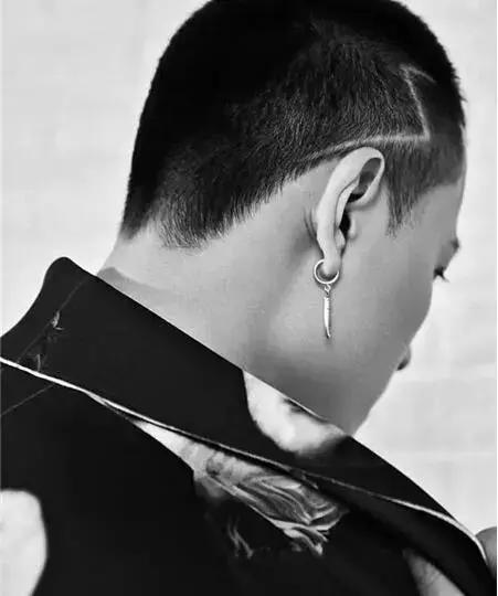 m型发际线,m型发际线怎么用发迹粉