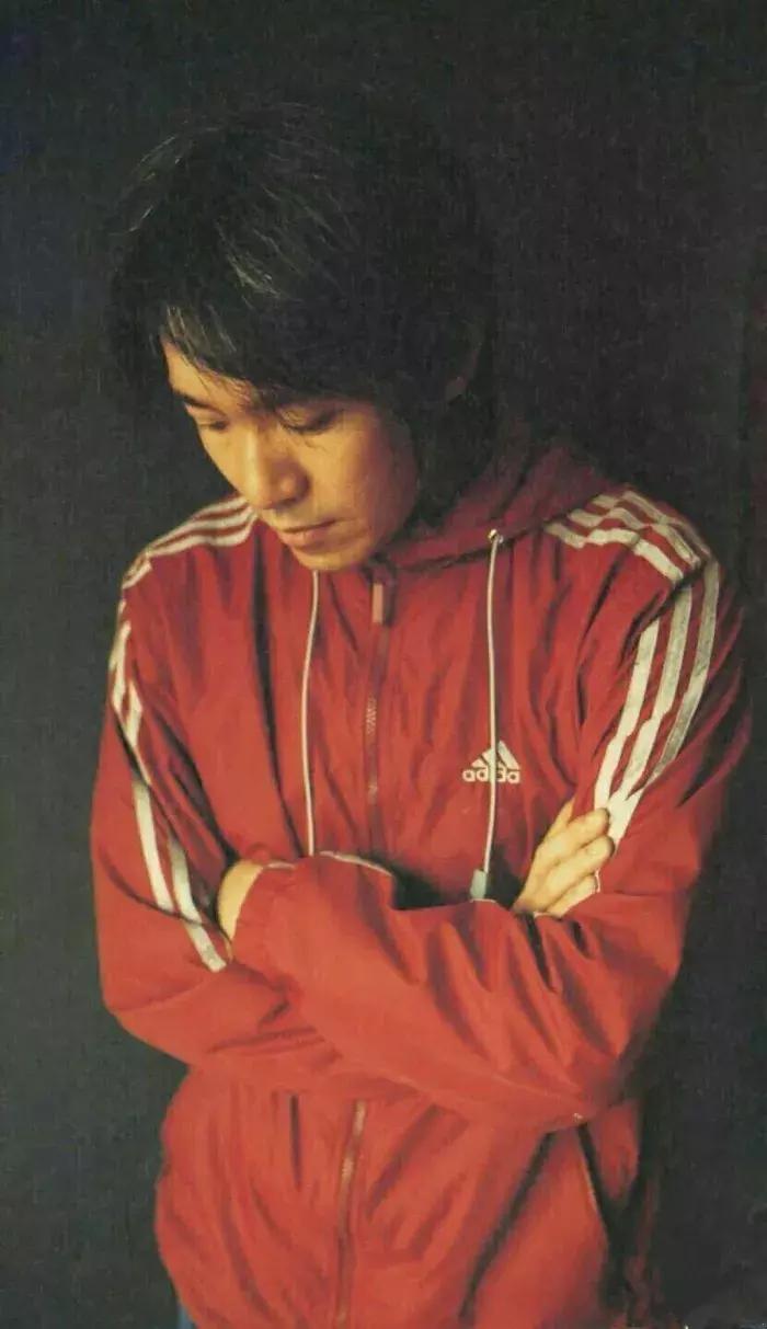 周星驰61岁就算60岁吗,58岁的周星驰至今仍孤身一人