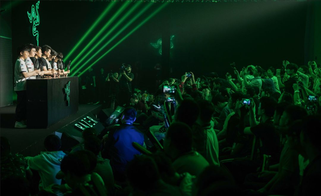 鍚冮浮娓告垙鐨勮緣鐓屽拰琛拌触,鍚冮浮鐜╁蹇呯湅