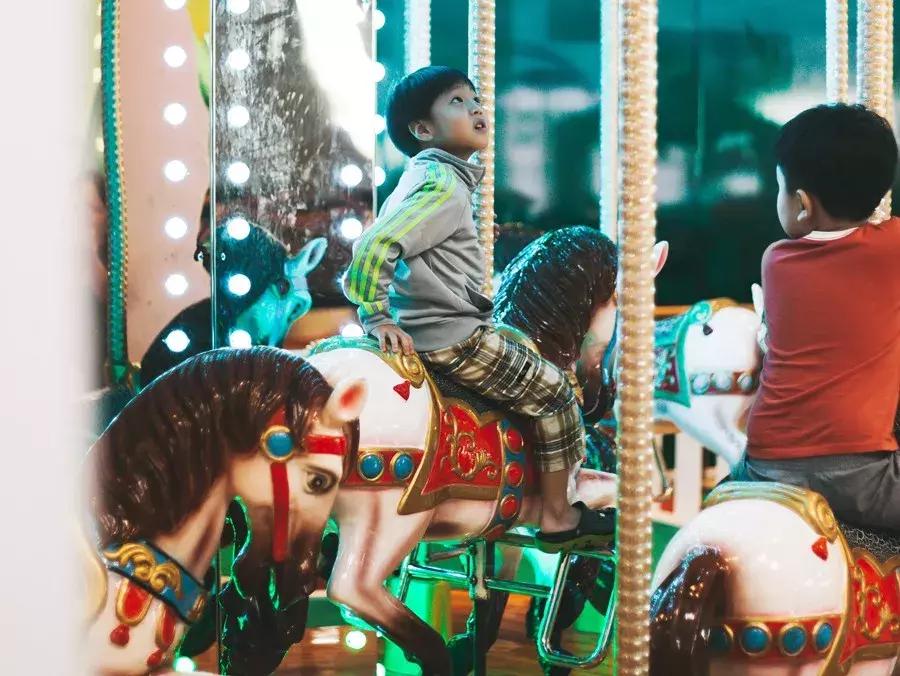 别让你的孩子,沉浸在软色情的世界里