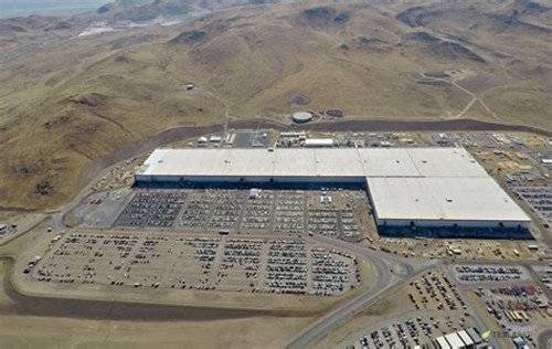 小米公布股票代码：1810；周鸿祎：贾先生的生态是假的