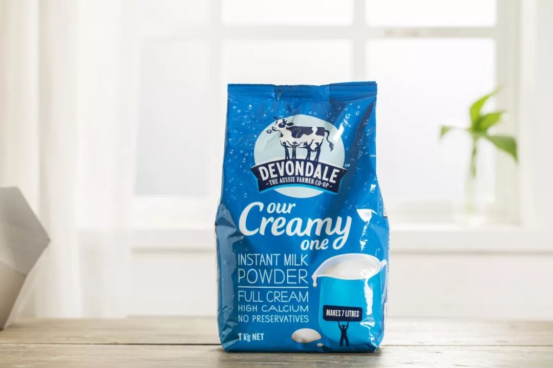 一条货架｜来自澳大利亚的“德运”奶粉；收起来只有巴掌大的拖鞋