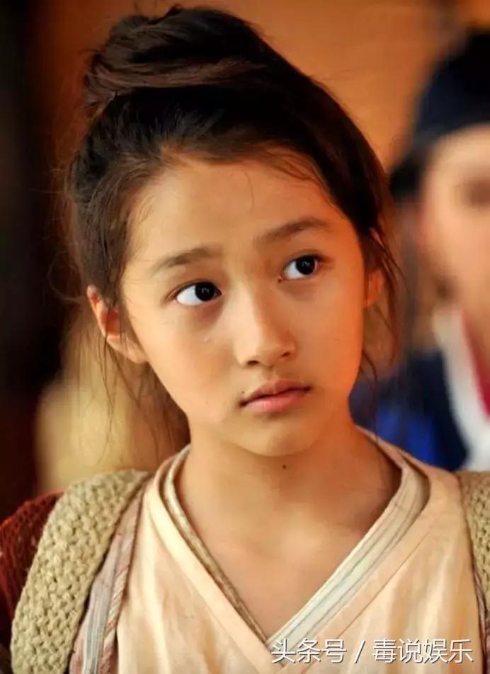 关晓彤担任中国世界杯名誉队长,却自称伪球迷,网友:别蹭热度!