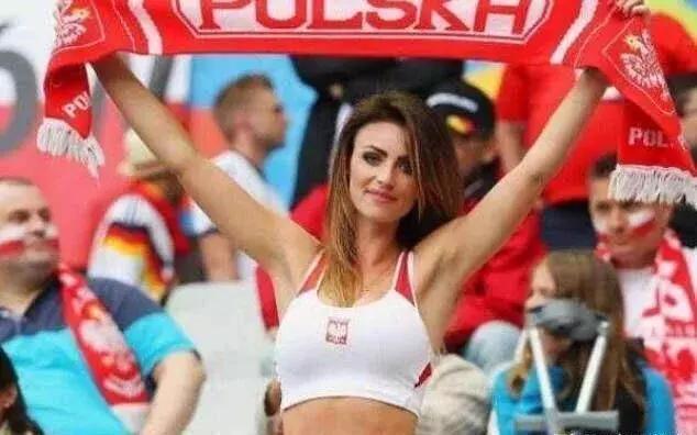 世界杯看点各国球星,世界杯赛场高颜值女球迷惊艳镜头