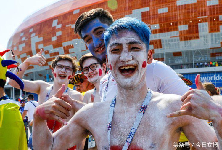 头顶“球场”化“猫”妆，“变相怪杰”满场飞，世界杯球迷谁最强