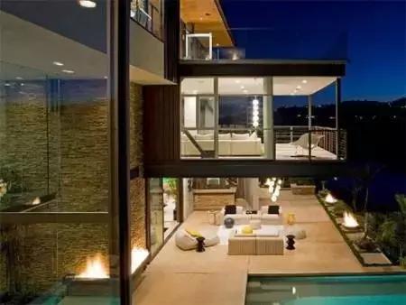 梅西到底有多少钱买了多少套房,梅西一个月工资多少钱