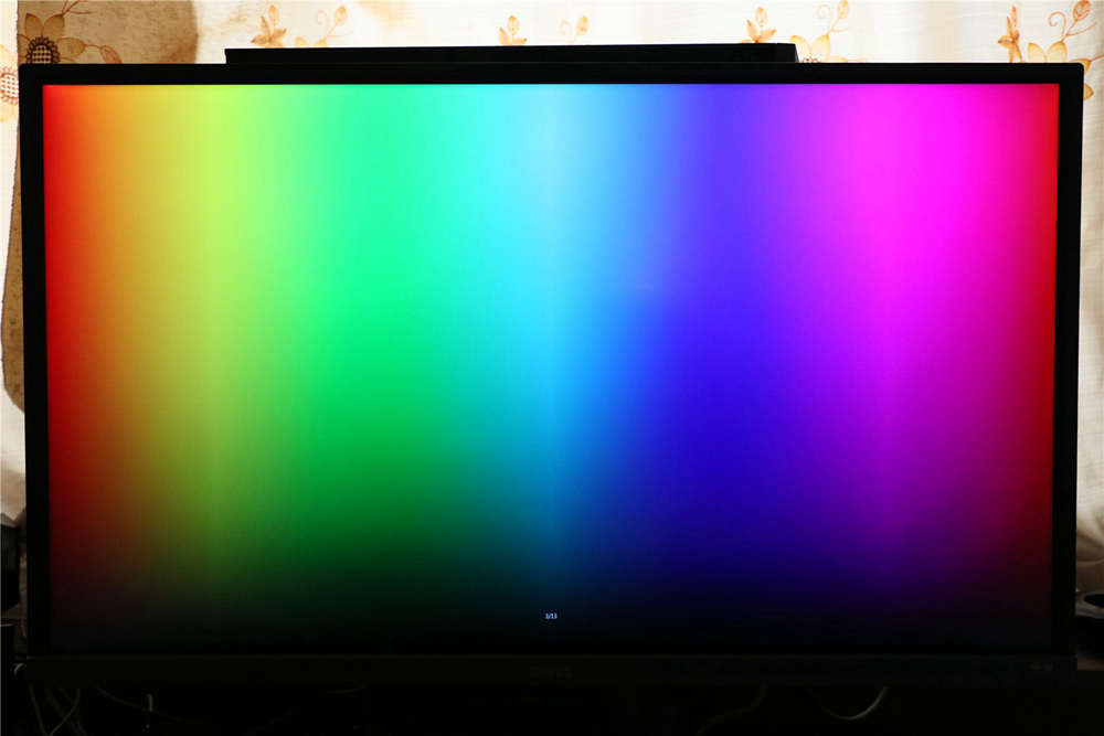 分享我自己在书房用的32英寸显示器,影音娱乐都很爽!