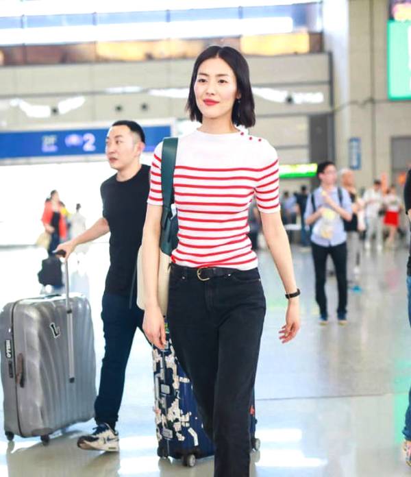 奚梦瑶机场视频,奚梦瑶露脐装照