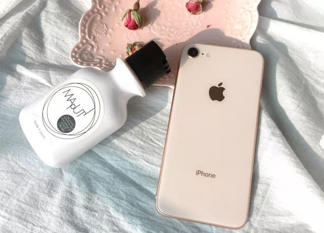 PP、腋下、手肘、三角区发黑暗沉？日本女*爱性**用好物，抹一抹，4周白嫩如少女！