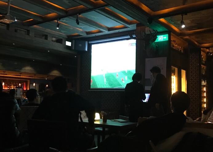 北京最火爆的看球酒吧，球迷们的秘密基地，一起来看世界杯吧