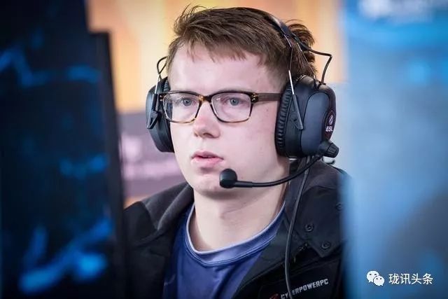 腾讯、*今条头日**又“狗咬狗”？TI8各赛区最新战况丨每日电竞头条