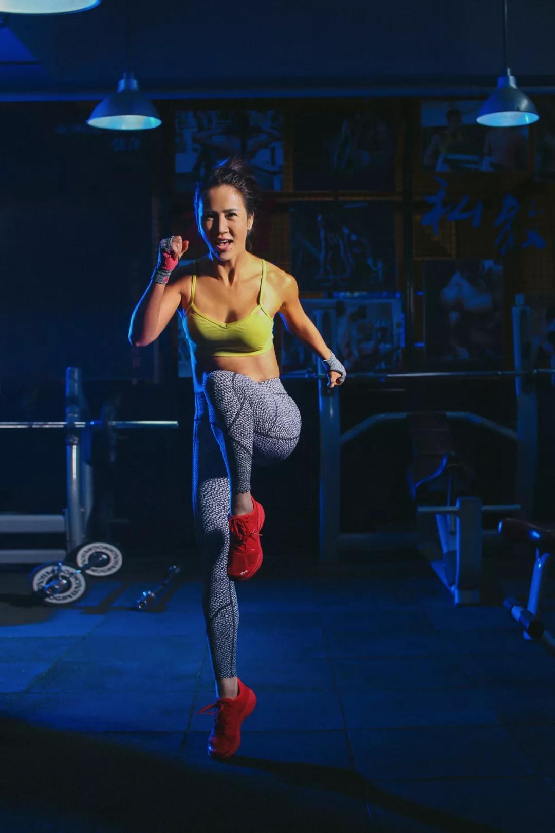 52岁女人身材,52岁依旧可以保持这样的身材