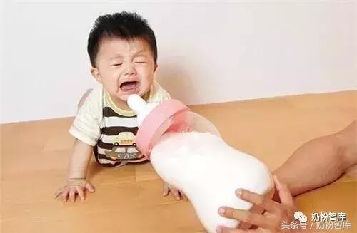 宝宝抗拒奶瓶换奶嘴有用吗,宝宝不吃奶嘴抗拒奶瓶当妈好难啊