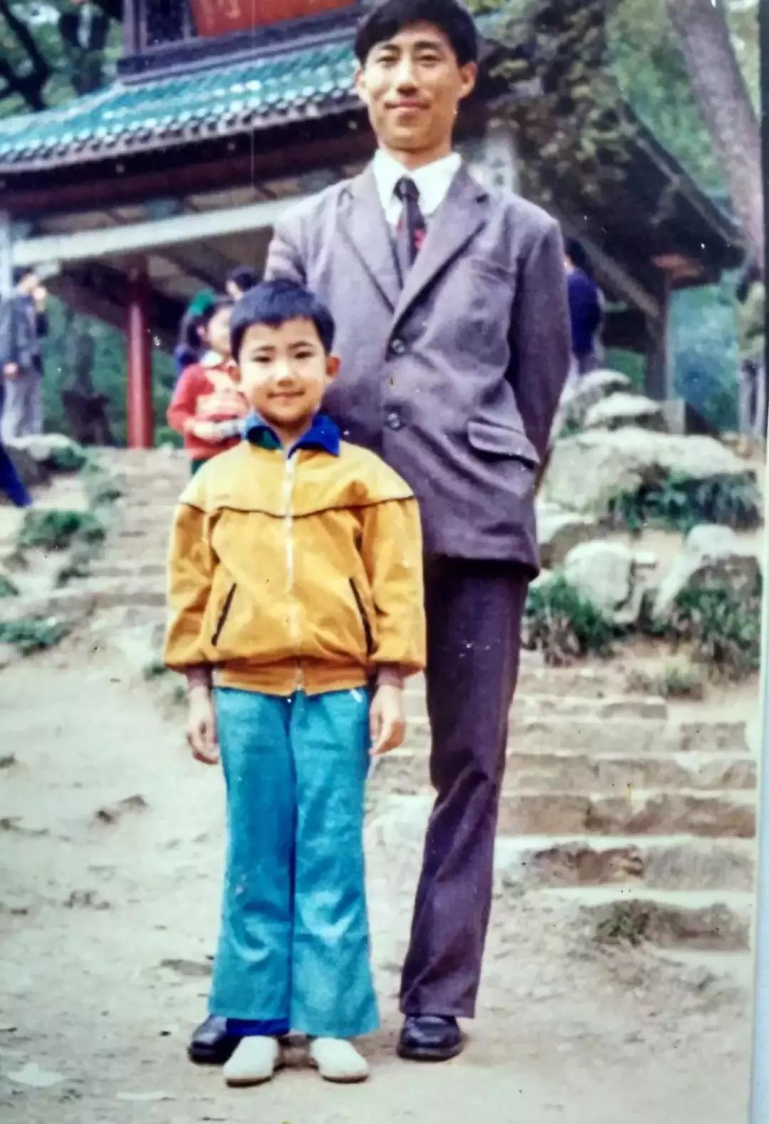 中国和c罗踢足球,中国足球与c罗之间的比赛