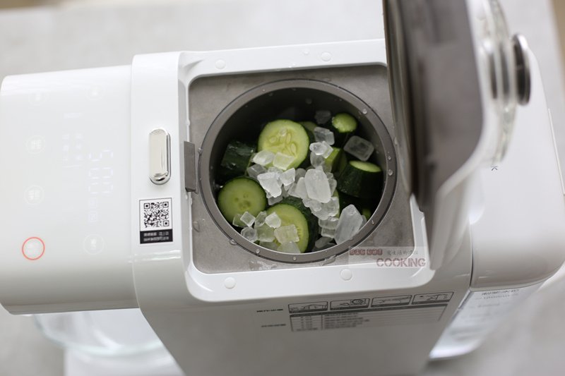 原来苦瓜汁这么好喝,夏天鲜榨苦瓜汁的做法