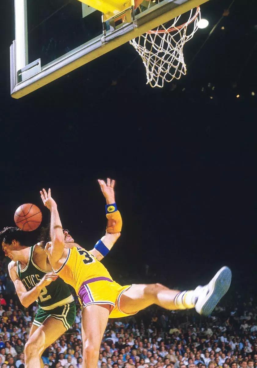 连鞋贩子都没能想到，这双鞋能成为CT16中「倒闭」的例外