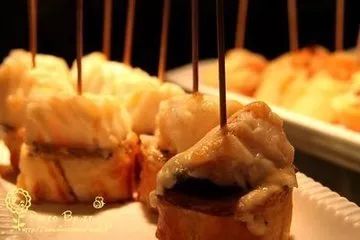 「昕薇FM」一杯红酒，一碟橄榄，一盘刚刚切好的火腿，这便是一个不可多得的属于西班牙的下午！